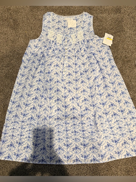 Eileen West Other - Eileen West Blue and White Floral Cotton Nightgown